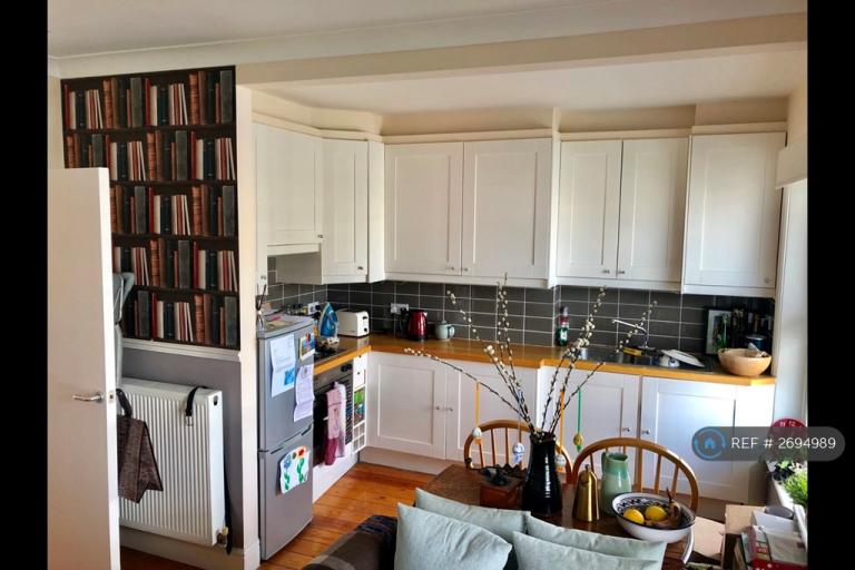 1 bedroom flat in Kentish Town, London, NW5 (1 bed) (#2694989)