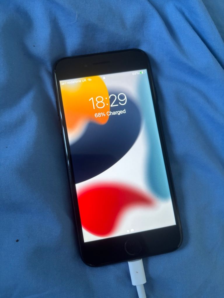 Apple iPhone 7 Black - Good Condition, Unlocked