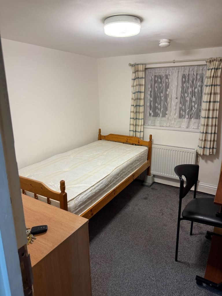 Lovely single room for rent all bills included £600