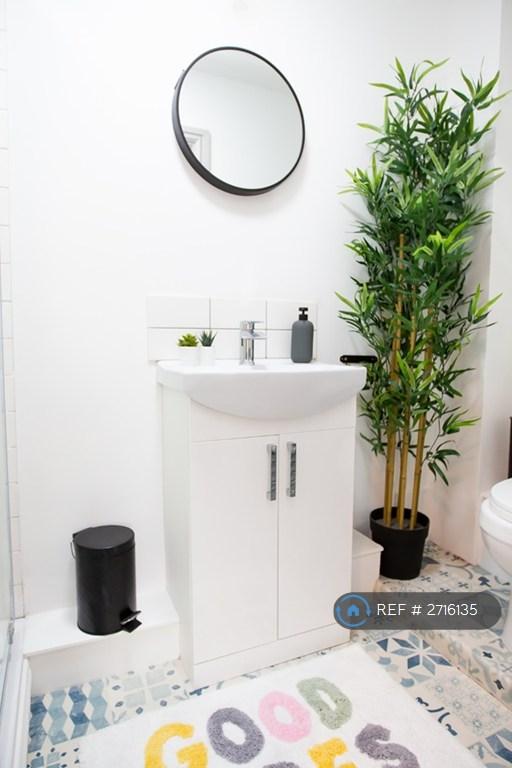 1 bedroom flat in Rawson Street, Farnworth, Bolton, BL4 (1 bed) (#2716135)