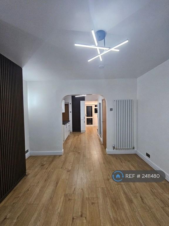 2 bedroom house in Carnarvon Grove, Sutton-In-Ashfield, NG17 (2 bed) (#2411480)