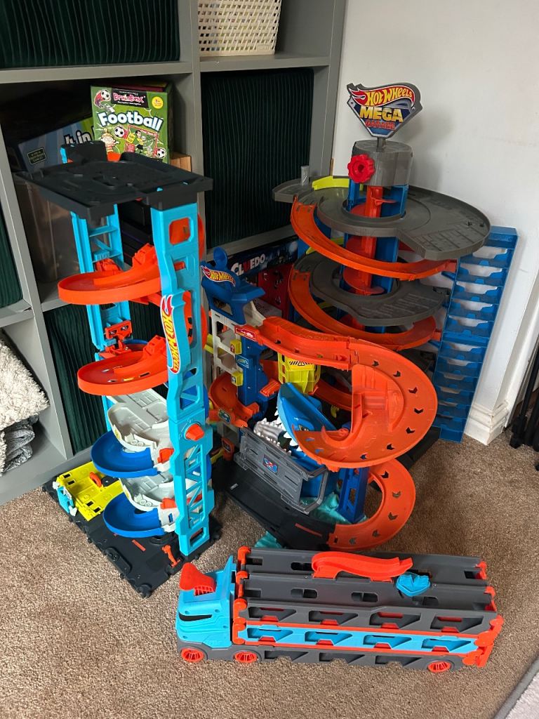 Hot wheels garages 