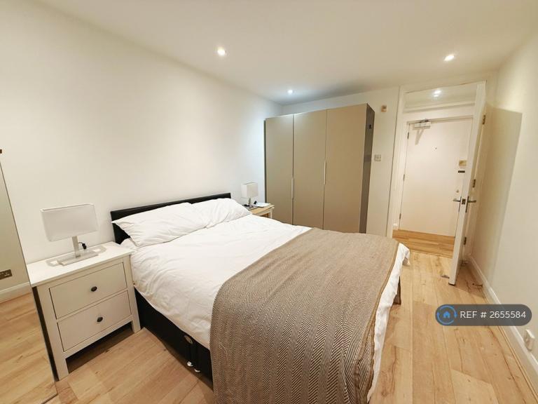 1 bedroom flat in Pavilion Mansions, London, SW9 (1 bed) (#2655584)