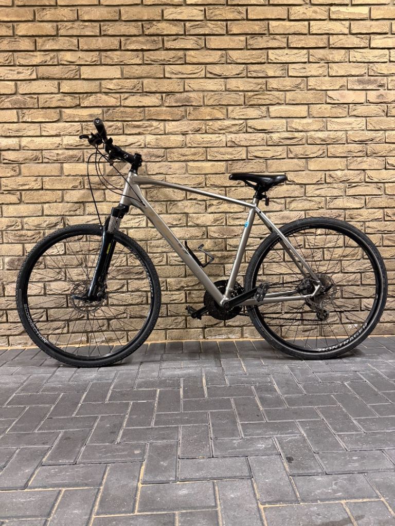 Trek dual sport 7 hybrid mountain bike cannondale Carrera giant bianchi Specialized Forme