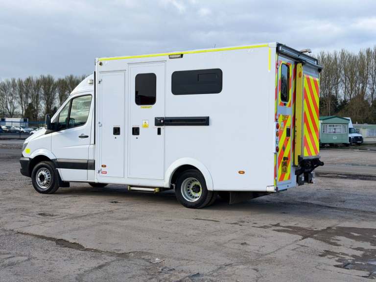 2018 Mercedes-Benz Sprinter Mercedes Sprinter 519 Van Box 3.0 Ambulance Camper Chassis Recovery L...