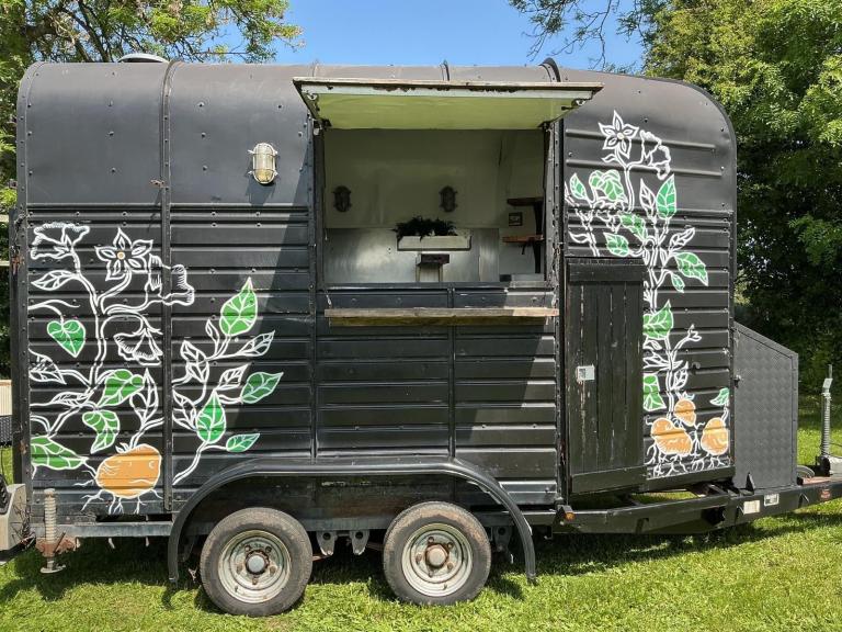 Mobile Catering Trailer – Ready for Business