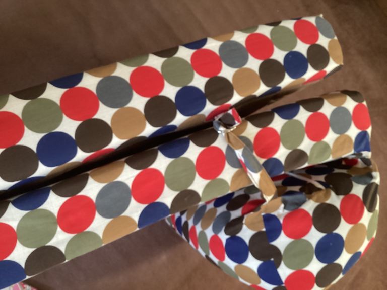 Foldable portable form bed single