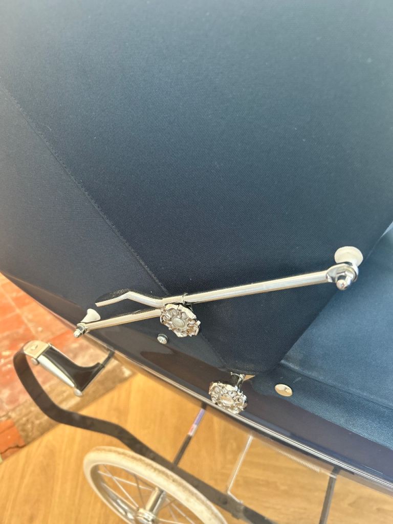 Silver Cross Dolls Pram - Like New Condition