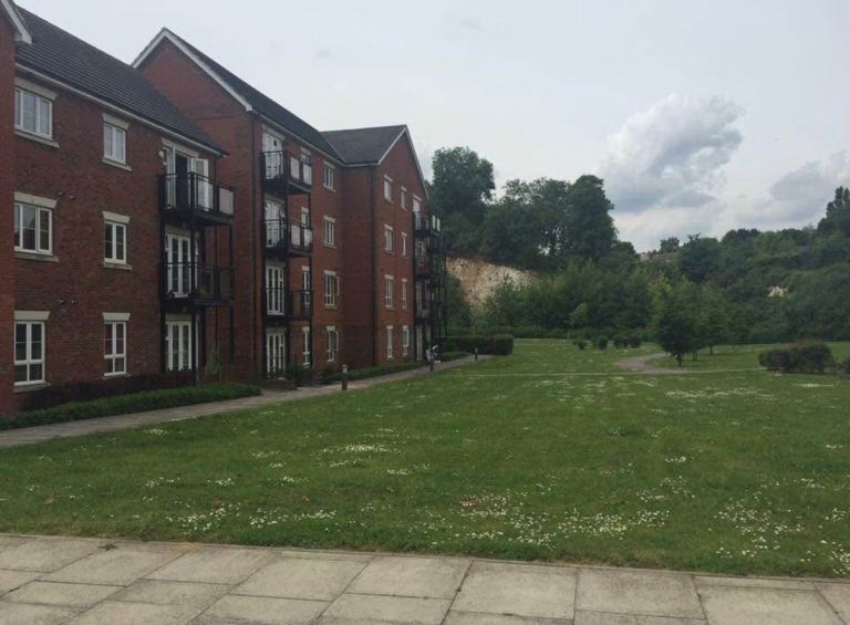 Two Bedroom flat to rent - Strood ME2