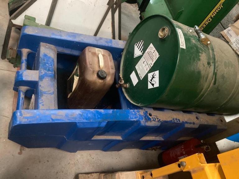 Industrial Fluid Spill Pallet - Blue Plastic