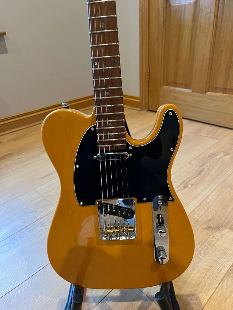 Sire Larry Carlton T7 - Like New