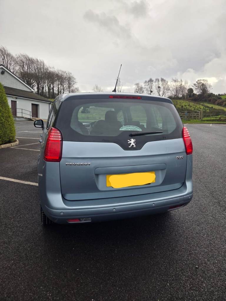 Peugeot, 5008, MPV, 2013, Manual, 1560 (cc), 5 doors