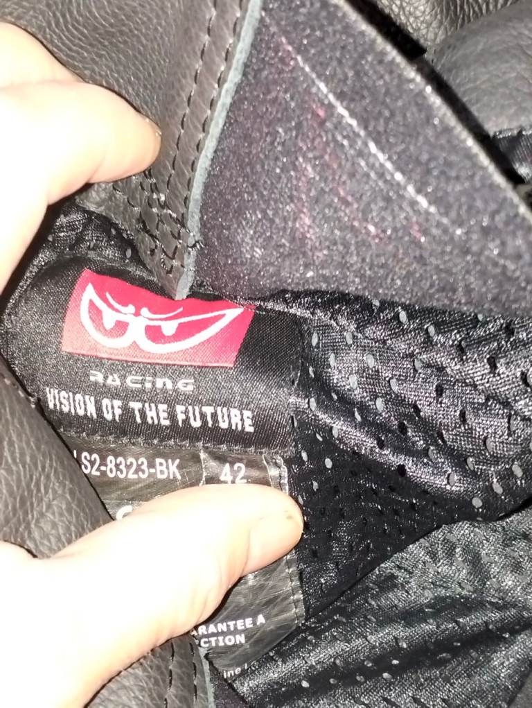 Berik Ls2-8323 2pc Leather Mens Motorcycle Suit Size Medium 32" Waist 42" Chest