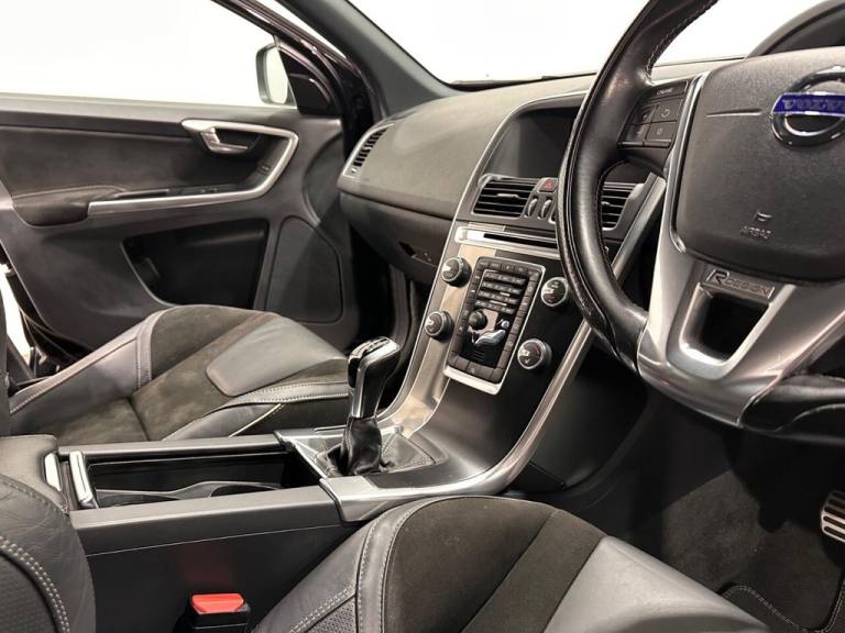 2017 Volvo XC60 2.0 D4 R-Design Nav SUV 5dr Diesel Manual Euro 6 (s/s) (190 ps) ESTATE Diesel Manual