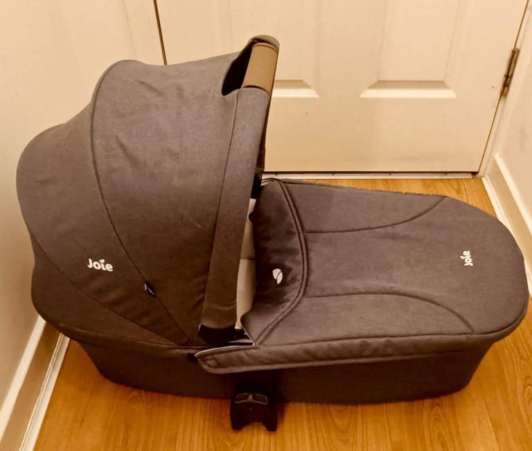 Joei versatrex carrycot