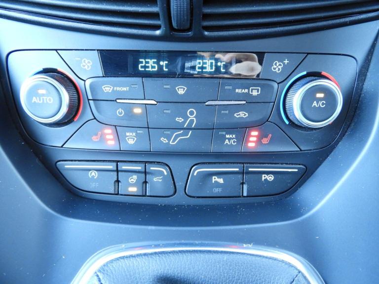 2017 Ford Kuga 2.0 TDCi Titanium X SUV 5dr Diesel Manual 2WD Euro 6 (s/s) (150 ps) HATCHBACK Dies...