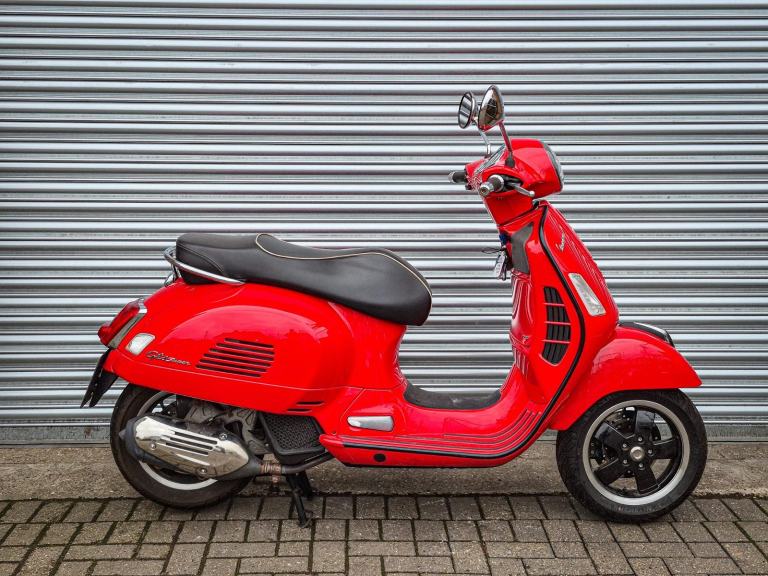 Piaggio Vespa GTS 125 Super