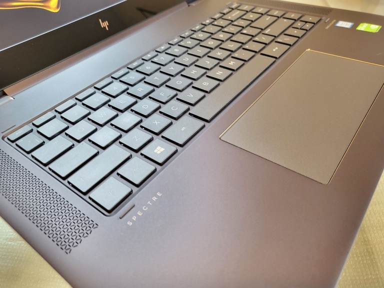 ❤️ HP Spectre X360 15" 4K Touchscreen i7-8550U 16GB RAM 1TB SSD 2-in-1 NVIDIA Gaming Laptop Tablet