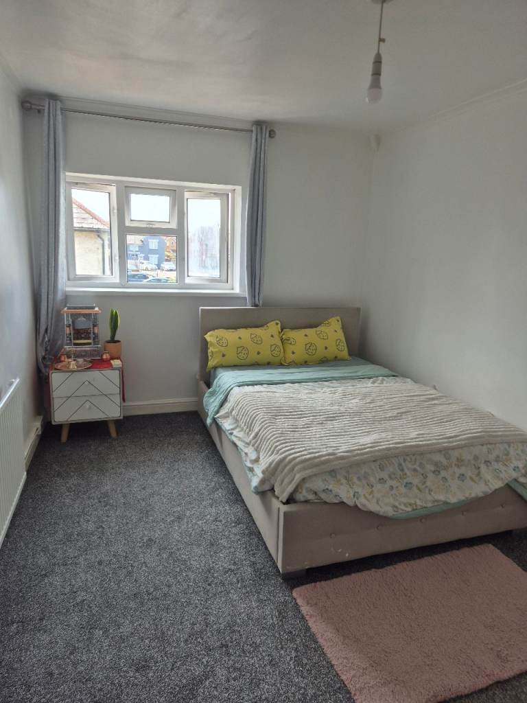 Spacious Bedroom 2, Mynachdy Road CF14 3HL 3HL