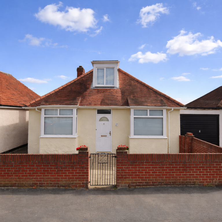 Flat 6, 3 St Paul's Rd, TW18 3HG - Available Now!