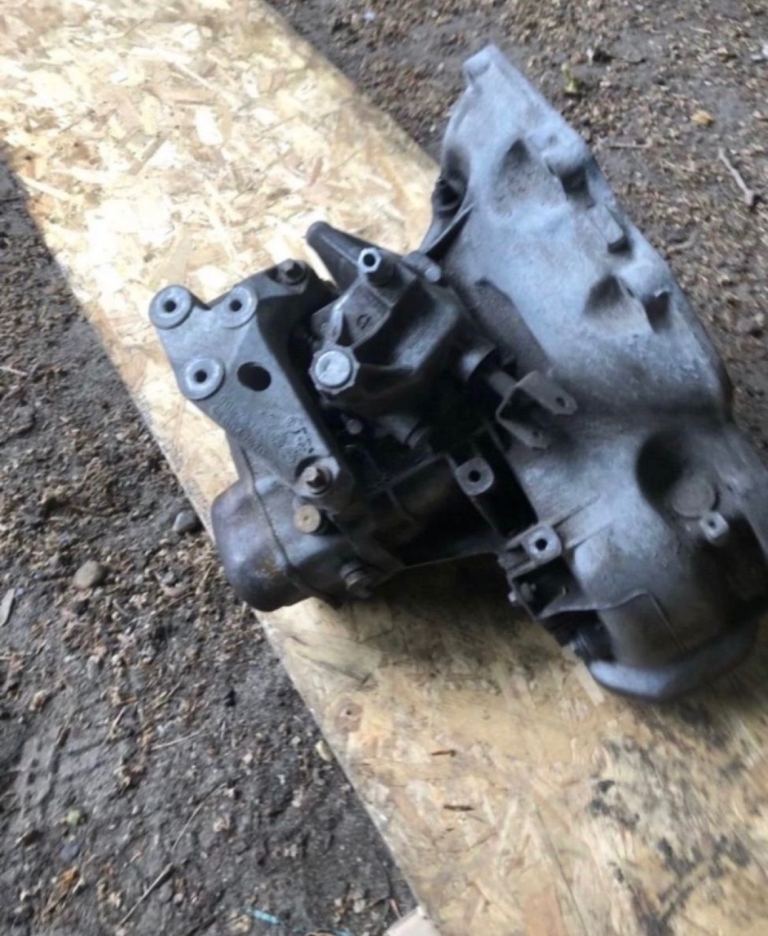 VAUXHALL ZAFIRA 5 SPEED MANUAL GEARBOX F17, 1.6 ,1.8 PETROL