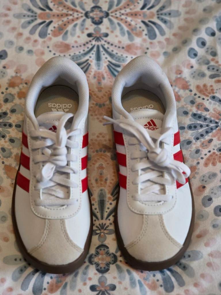 Adidas Trainers - Brand new size uk 13k
