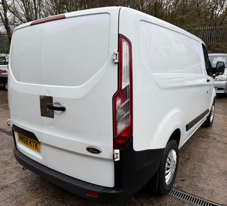 2018 Ford Transit Custom 2.0 TDCi 105ps Low Roof Van PANEL VAN DIESEL Manual