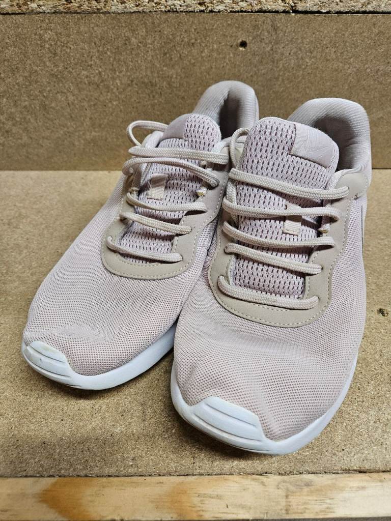 Nike Pink Trainers UK  8 Great Condition