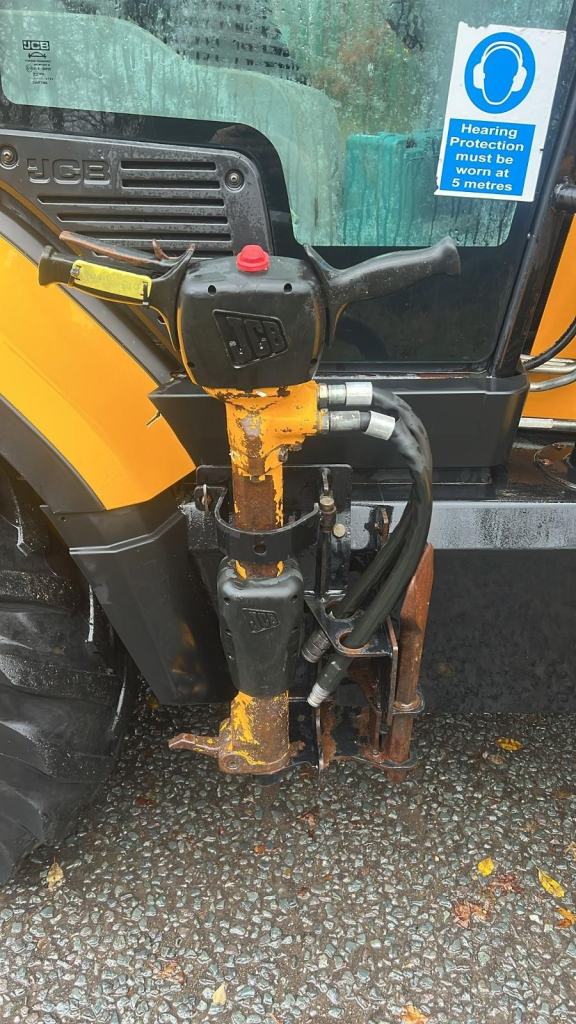 JCB 3CX BACKHOE LOADER. 4 WHEEL STEER. QUICK HITCH.