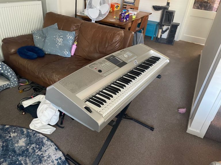 Yamaha keyboard 
