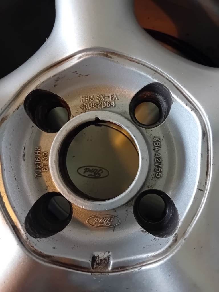 ALLOY WHEELS MK1 MONDEO OR ESCORT GREAT CONDITION SIZE 195/45R 16 84V XL 