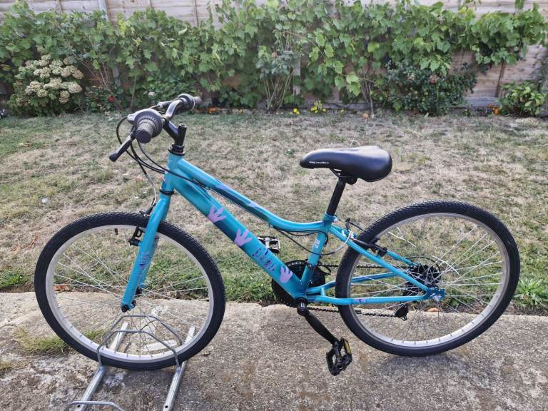  GIRLS TEENAGER YOUTH APOLLO 24 INCH WHEELS 12 INCH FRAME 18 SPEED BIKE BICYCLE