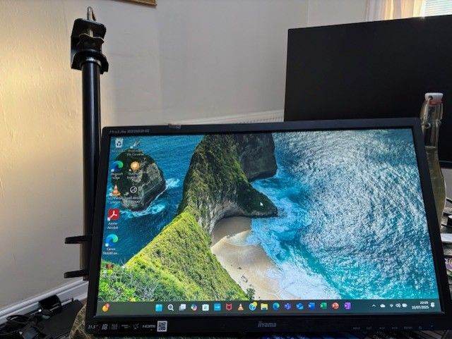 IIYAMA B2283HS 22” HDMI MONITOR, WITH ADJUSTABLE ARM DESK MOUNT [F]