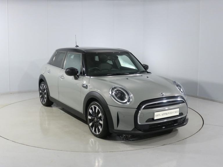 MINI HATCHBACK 1.5 Cooper Exclusive 5dr Auto