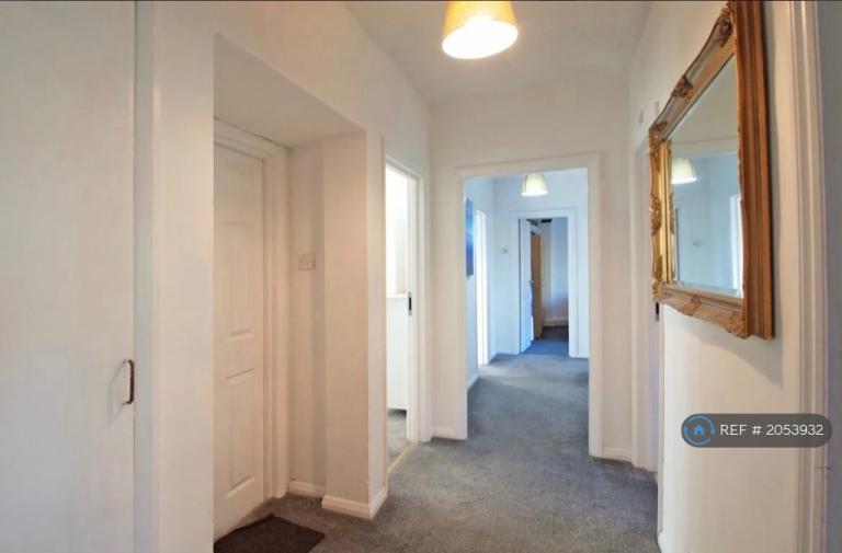 1 bedroom in Ewell High Street, Ewell, KT17 (#2053932)