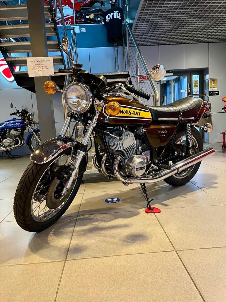 *SOLD* KAWASAKI H2 750 TRIPLE 1974 - PART OF A PRIVATE H2 COLLECTION - STUNNING