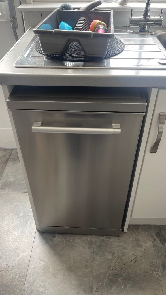 Slimline dishwasher perfect condition 