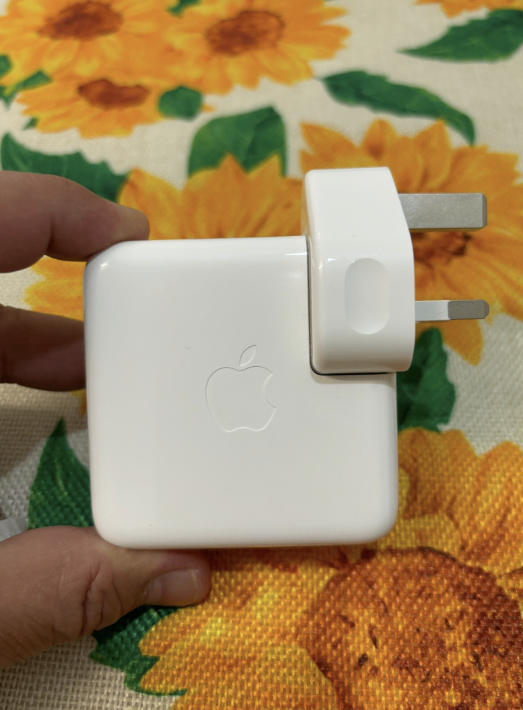 Apple 70W USB-C Power Adapter White 100% Genuine iPhones MacBooks AirPods