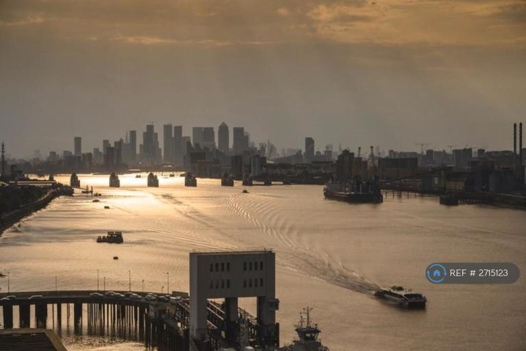 1 bedroom in Argyll Road, London, SE18 (#2715123)