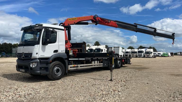 Mercedes-Benz Antos 2530 6x2 crane lorry 