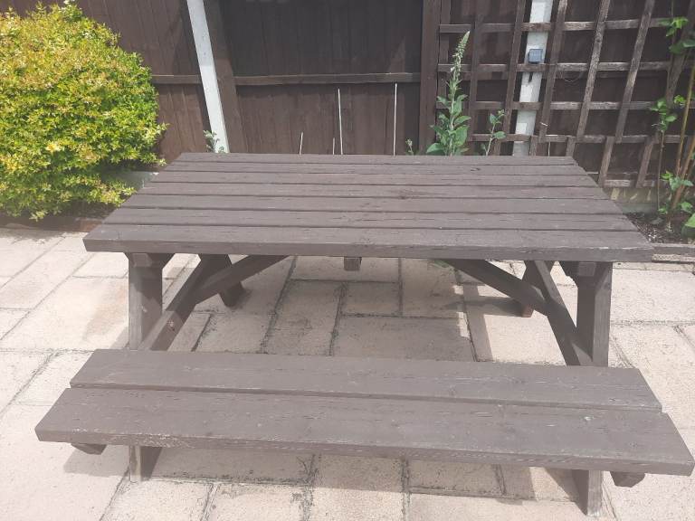 Picnic bench 