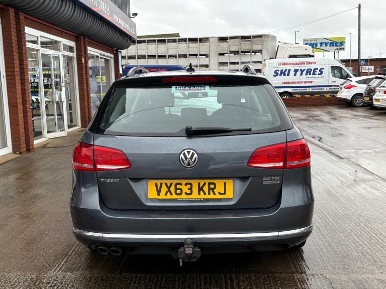 2013 Volkswagen Passat 2.0 TDI BMT Highline 5dr ++ 11 VW SERVICES / 35 TAX / SAT NAV / DAB ++ EST...