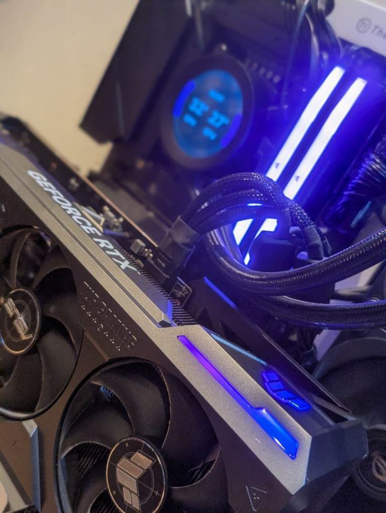 Gaming PC / I9 13900k / RTX 4080 [16GB] / 32GB DDR5 / 3TB SSDs / Wifi ✅ / Bluetooth ✅