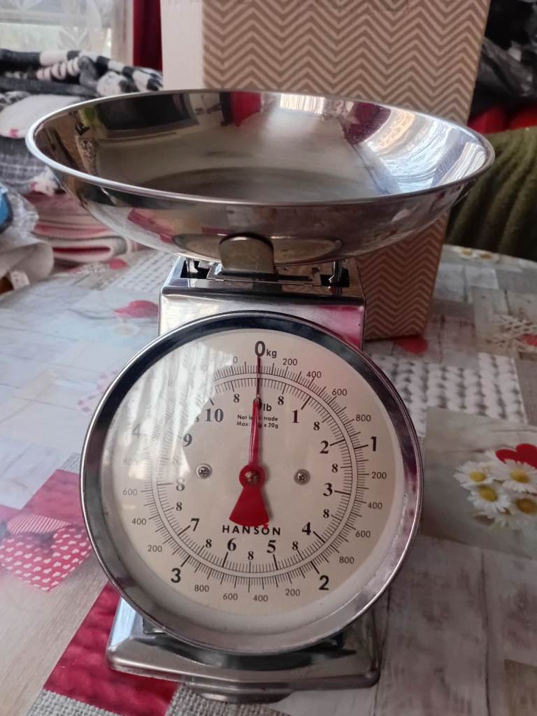 Reduced,Hanson Vintage Style Kitchen Scales - Silver Metal