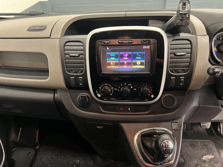 2016 Renault Trafic 1.6 dCi 27 Sport Nav SWB Standard Roof Euro 6 5dr Panel Van Diesel Manual