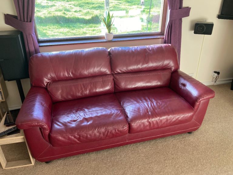2x Leather 3 seater SCS 