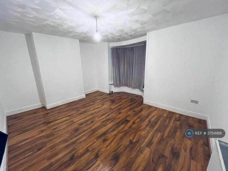 2 bedroom flat in Twyford Road, Eastleigh, SO50 (2 bed) (#2754189)