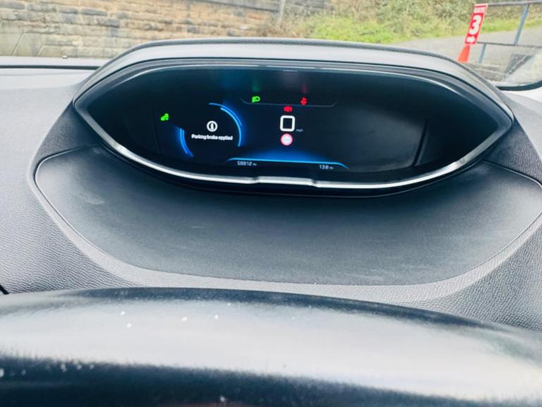 2018 Peugeot 3008 1.2 PureTech Allure 5dr HATCHBACK PETROL Manual