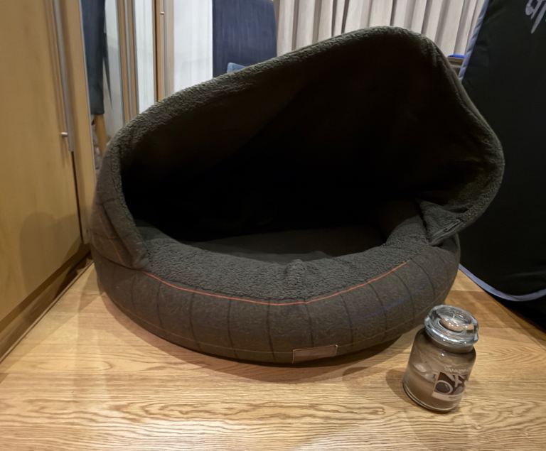 Large Collared Creatures Dog Bed Cocoon 100cm Diameter with Curtain