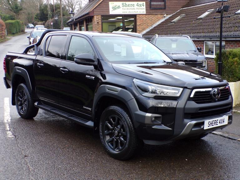 2022 Toyota Hilux 2.8 D-4D Invincible X Pickup Double Cab 4dr Diesel Auto-Roller shutter/Styl Pic...